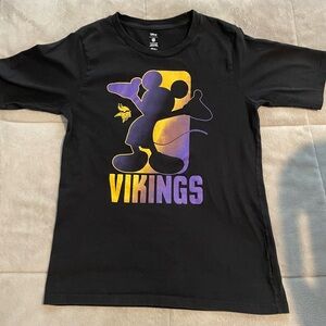 Boys XL Vikings Mickey Shirt